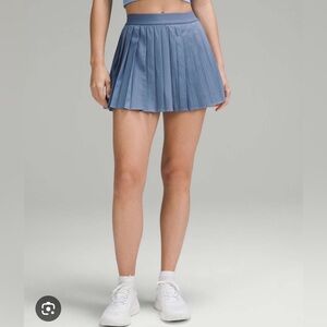 NWT Lululemon Athletica Blue Pleated Skirt Size 8